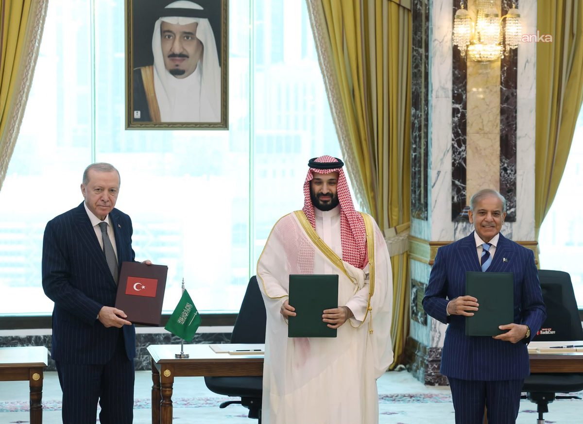 Türkiye, Pakistan ve Suudi Arabistan Arasındaki Mekke Ortak Savunma Anlaşması'nın Stratejik Komitesi Yarın İstanbul'da Toplanıyor