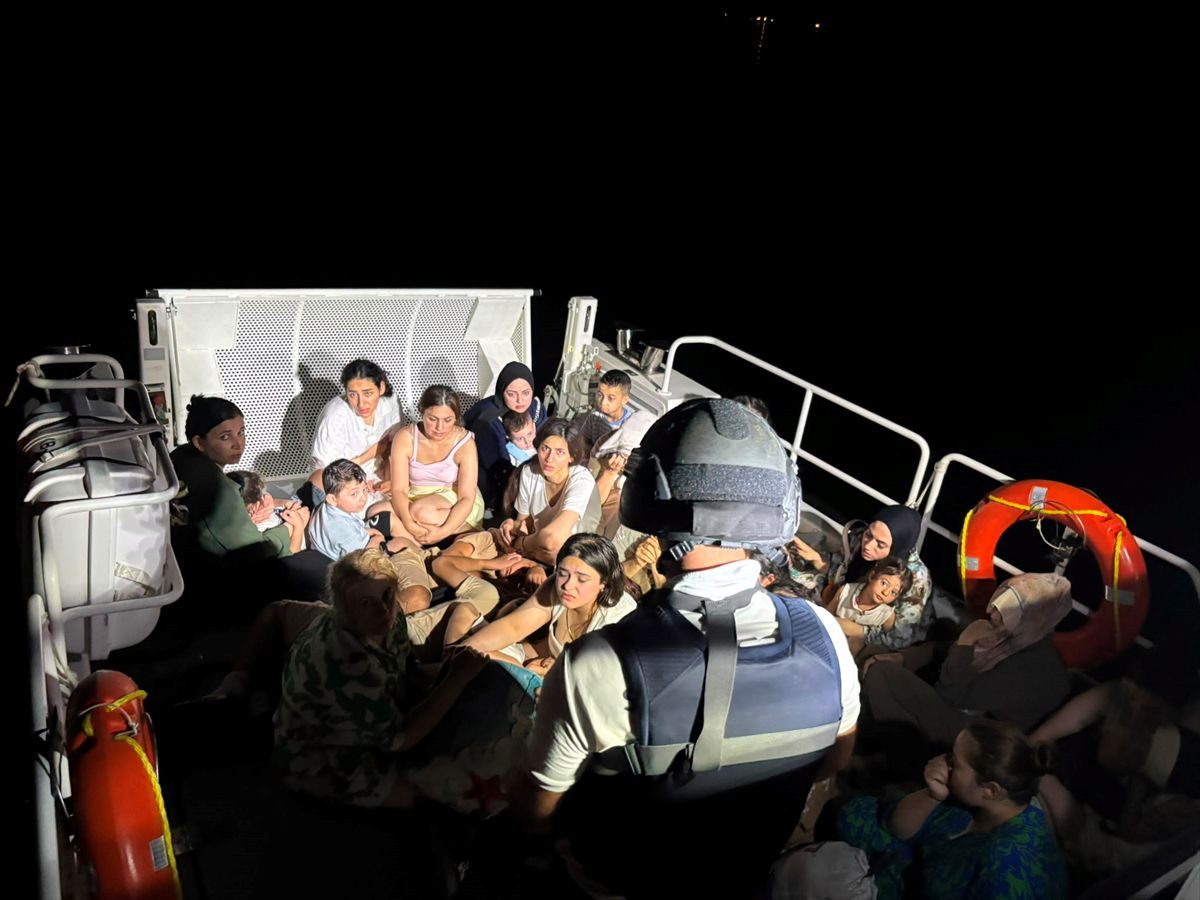 Ula açıklarında düzensiz göçmen operasyonu: 46 yakalandı