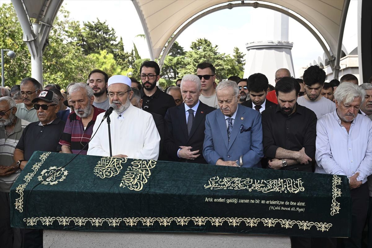 Yazar Ali Haydar Haksal Son Yolculuğuna Uğurlandı