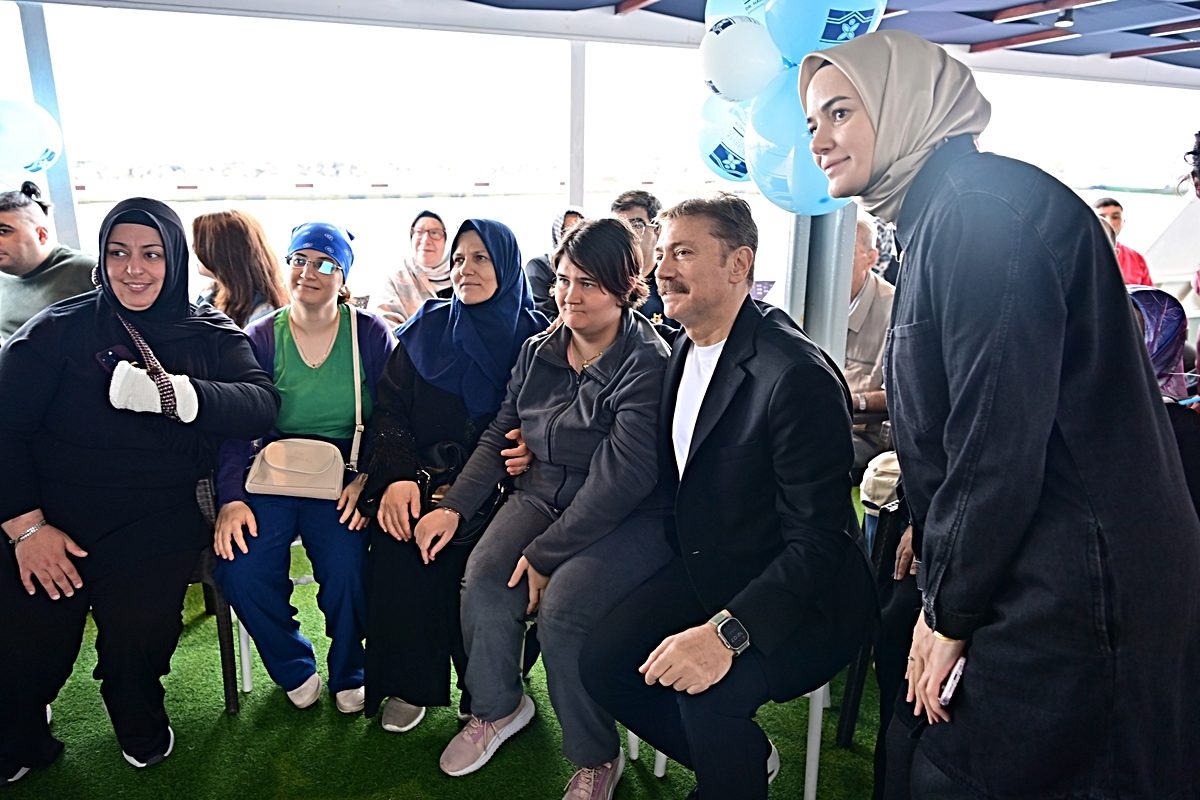 Bahçelievler Belediyesi özel gereksinimli bireyler için 'Boğaz turu' düzenledi