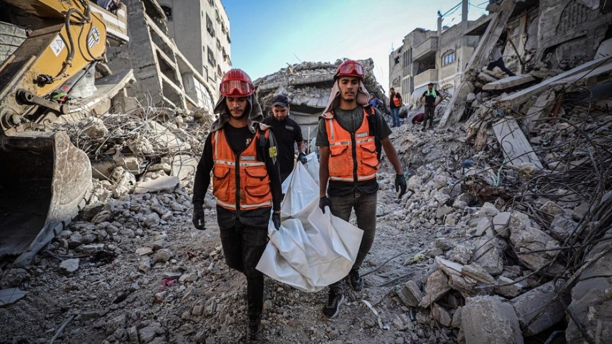 Gazze'de sivil savunma ekipleri enkazdan 17 yeni ceset çıkardı