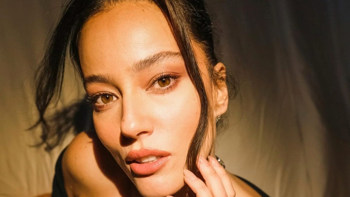 Pelin Akil gözyaşlarına hakim olamadı: "Anneannem içimde yara oldu"