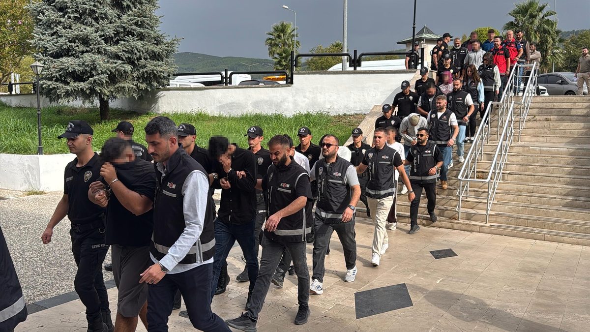 'Sokaklar Güvende' operasyonunda 13 şüpheli tutuklandı
