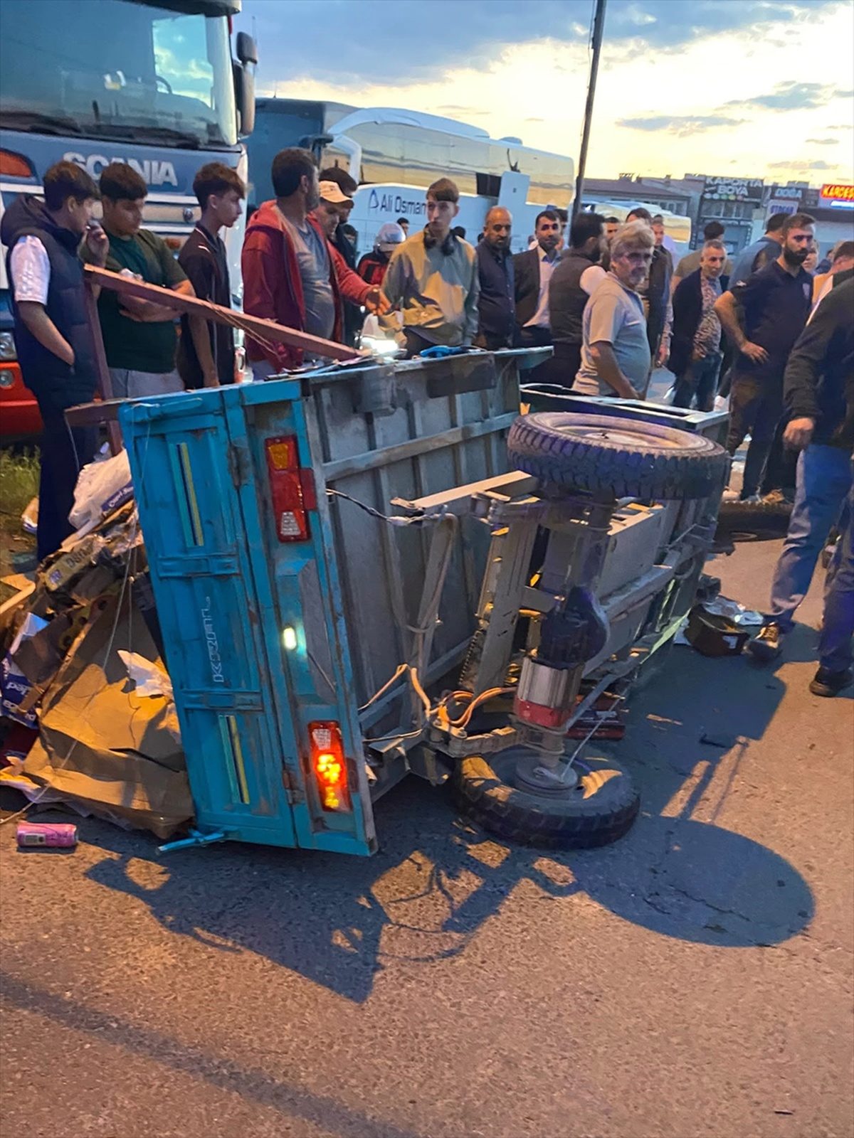 Tekirdağ Kapaklı'da tırla çarpışan 3 tekerlekli motosikletin sürücüsü kurtarılamadı