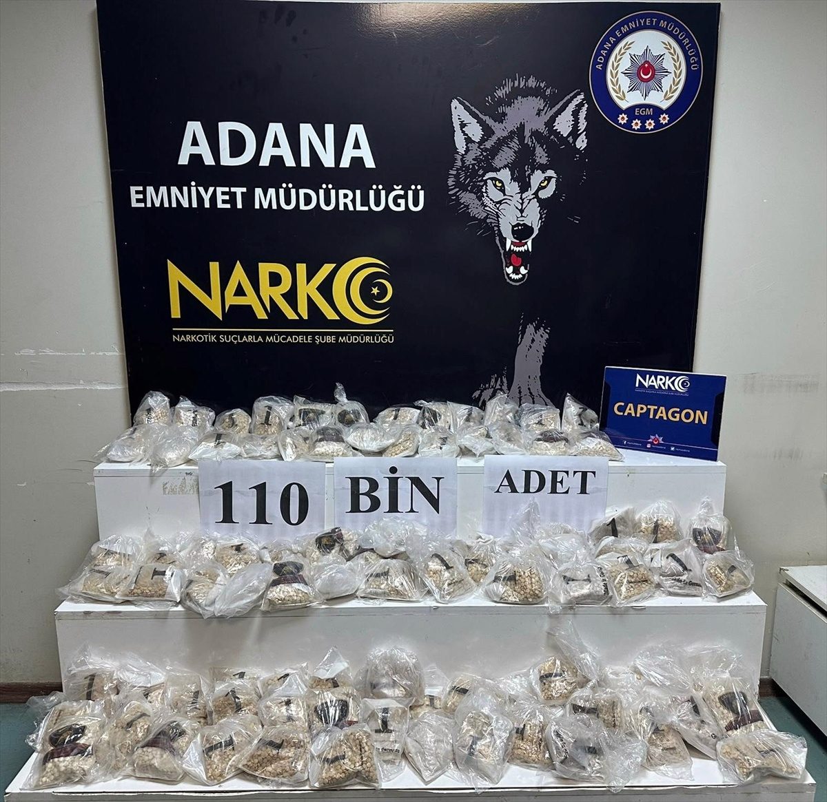 Adana'da 110 bin uyuşturucu hapı otomobilinde taşıyan sürücü tutuklandı