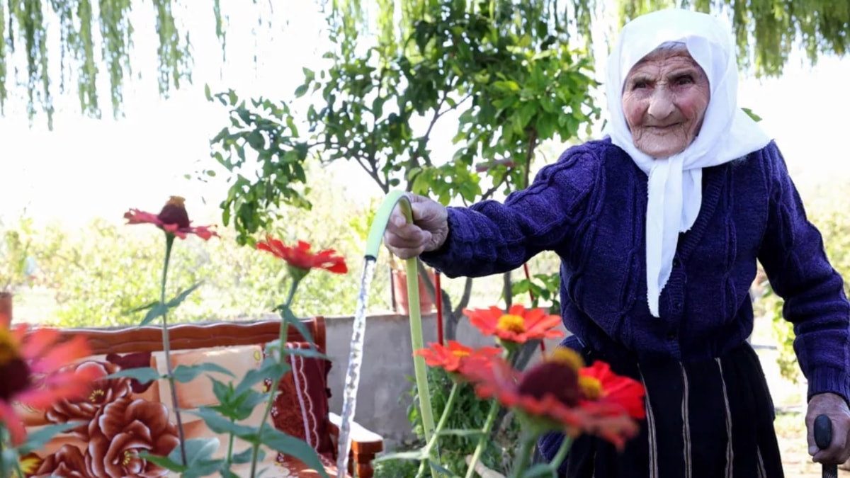 Arnavutluk'ta Osmanlı döneminde doğan kadının emekli maaşı 'öldü sanılarak' kesildi
