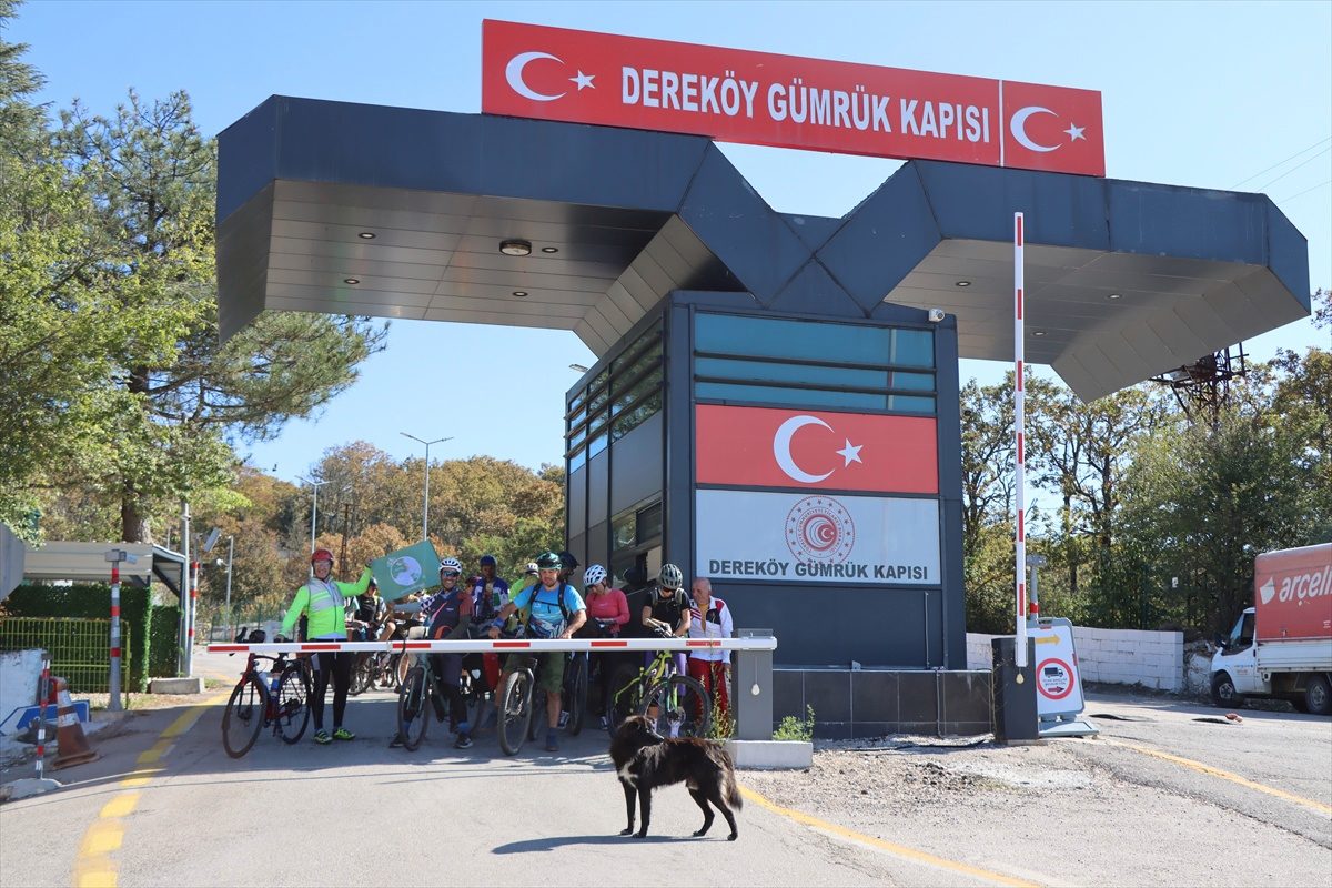 COP31 için Brezilya'dan pedal çeviren 14 kişilik bisikletli grup Türkiye'ye girdi