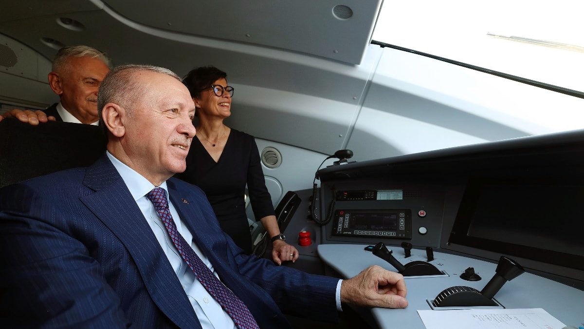 Cumhurbaşkanı Erdoğan'a hızlı tren hattında ilk sürüşünde güldüren soru