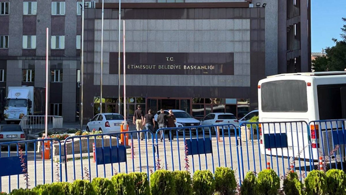 Etimesgut Belediyesi'ne yeni operasyon: Çok sayıda gözaltı var