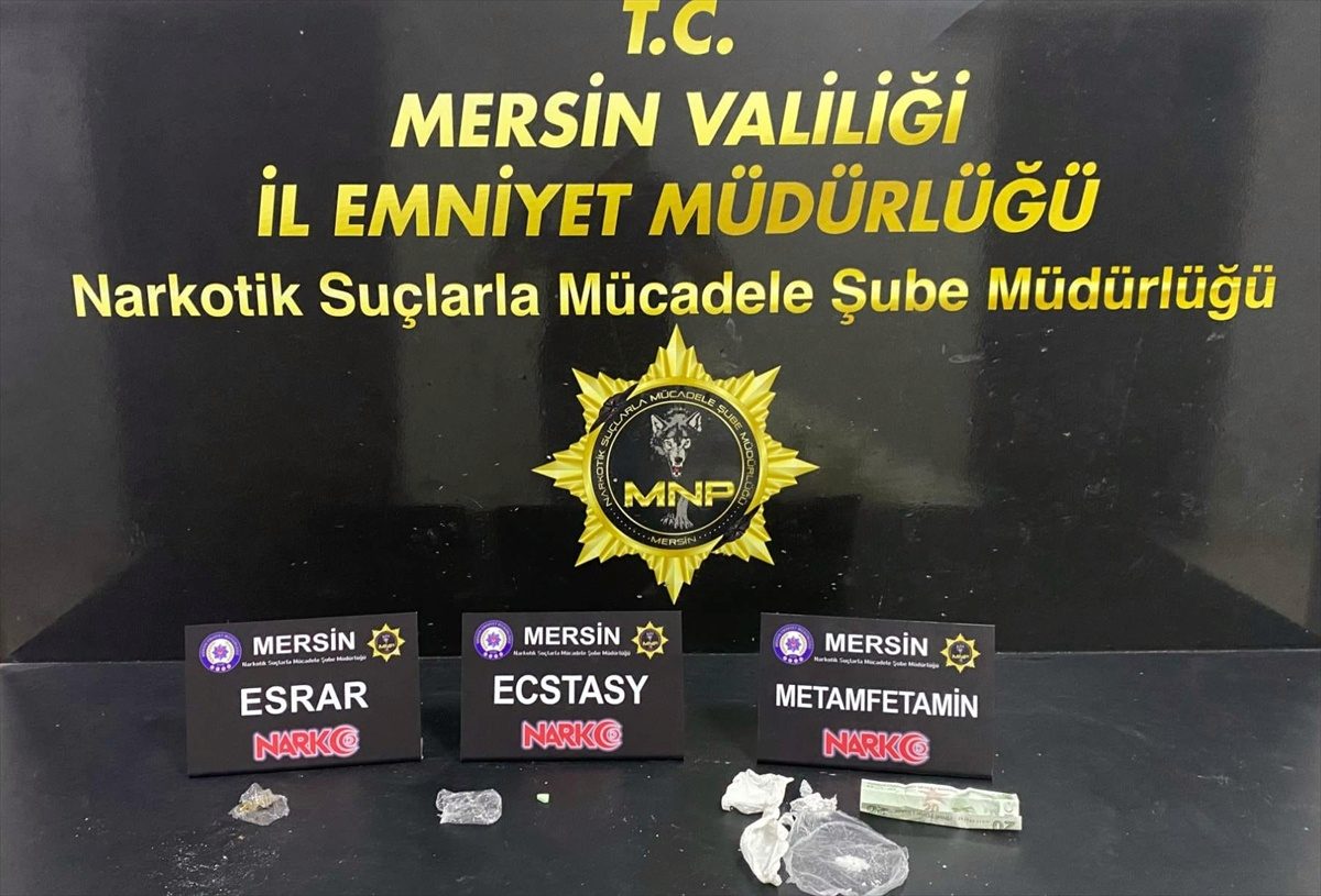 Mersin'de sokak satıcılarına yönelik operasyonda 6 şüpheliden 5'i tutuklandı