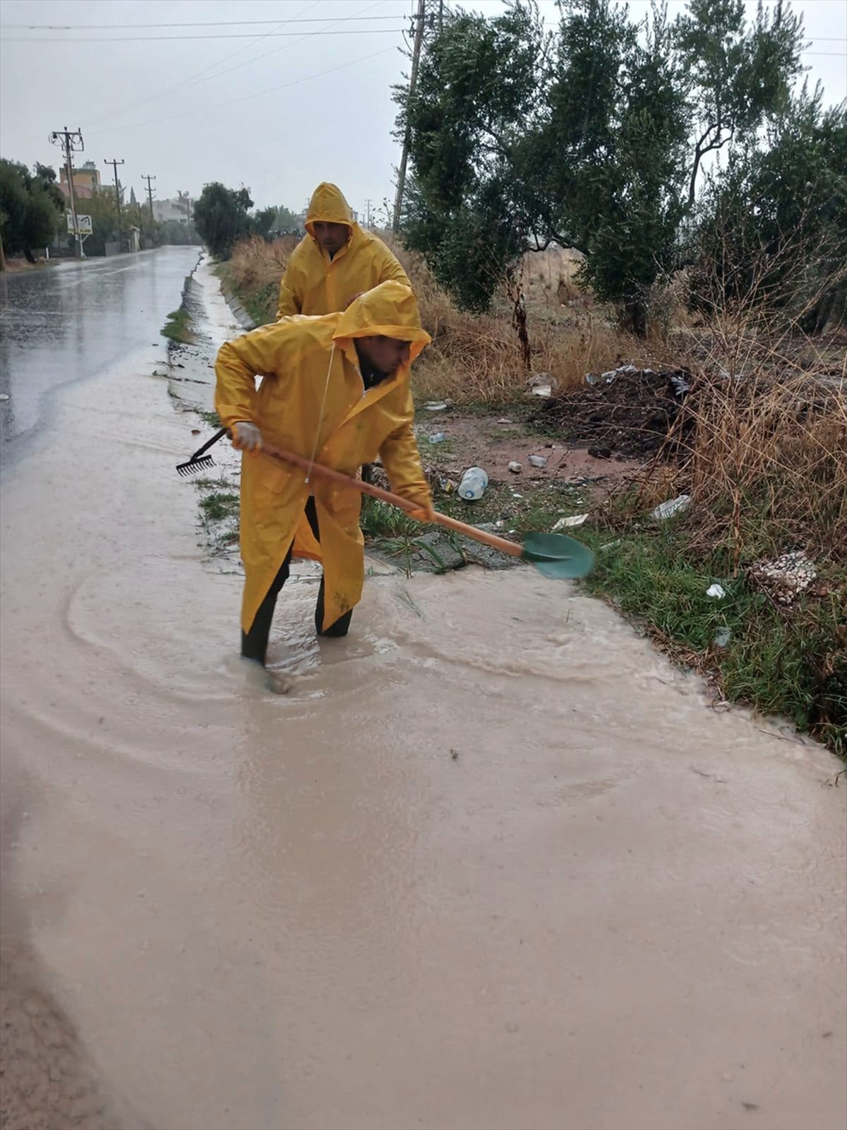 Muğla'da sağanak sonrası 111 olaya belediye ekipleri müdahale etti