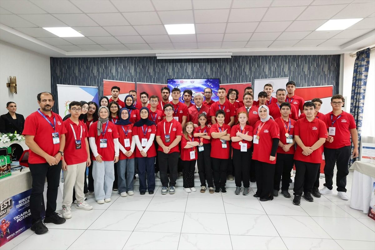 Sakarya Valisi Doğan, TEKNOFEST 2026'da 4 birincilik kazanan öğrencileri ağırladı