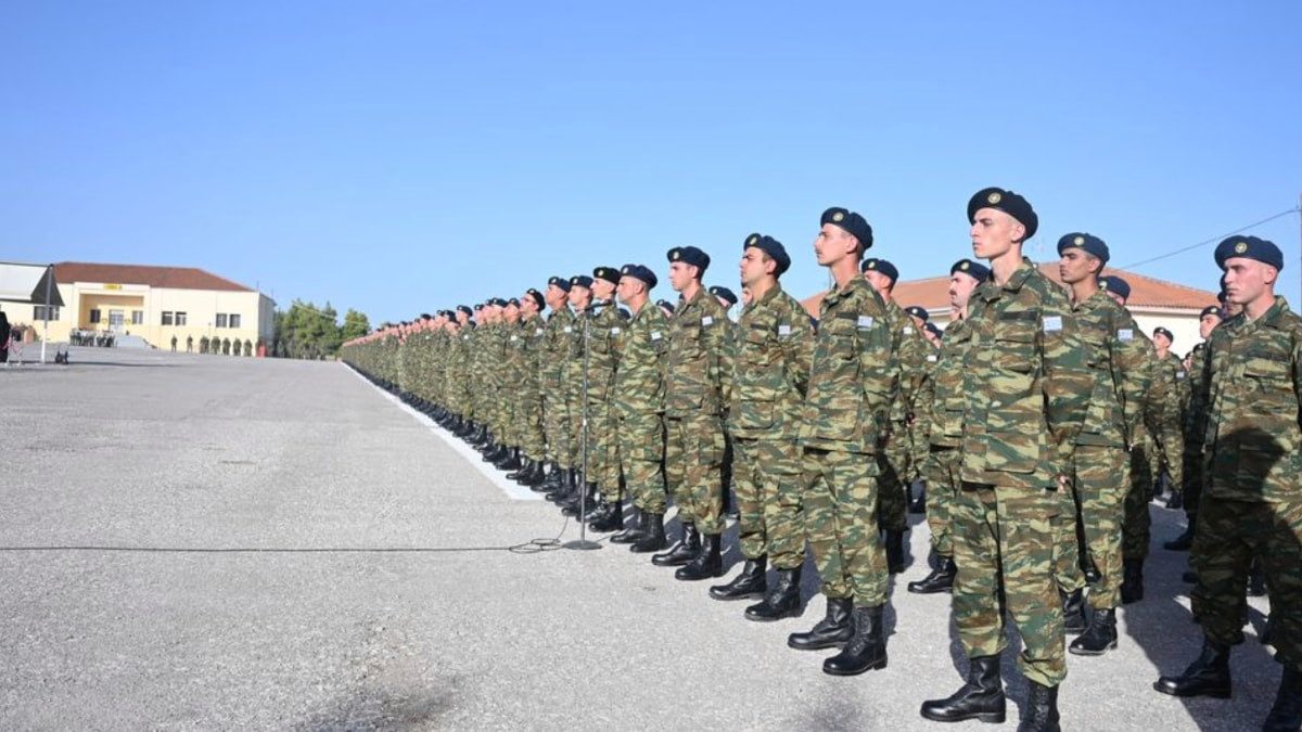 Yunanistan tasarruf için askeriyeyi küçültüyor: 831 askeri kampından 187'si kapanacak